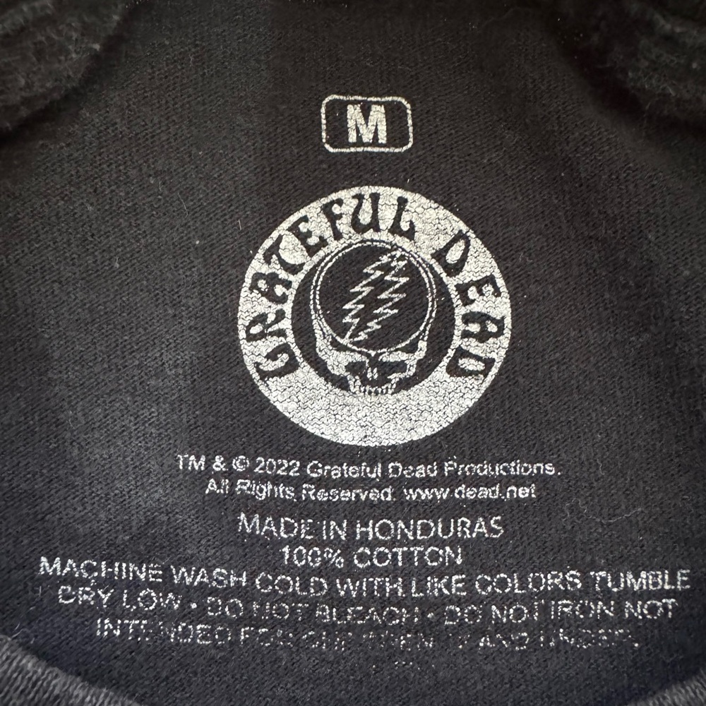 Grateful Dead Black T Shirt‎ with Skeleton Holding Roses Graphic Size Medium - Picture 6 of 8